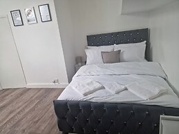 Lodge - Sleeps 10 & Free Parking
