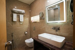 TOWN SQUARE SUITES