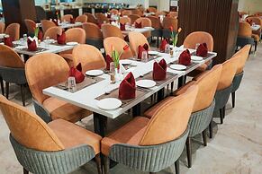 TOWN SQUARE SUITES