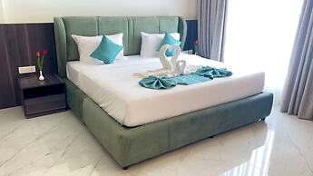 TOWN SQUARE SUITES