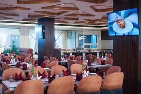 TOWN SQUARE SUITES