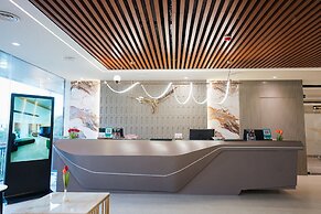 TOWN SQUARE SUITES