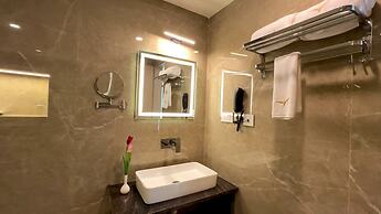 TOWN SQUARE SUITES
