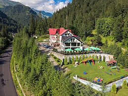 Hotel Piscul Negru