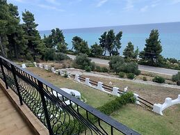 kaloutsikos sea view house