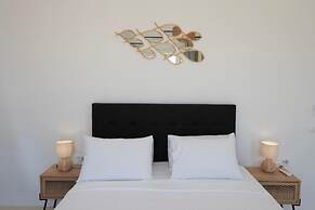 Adyton Lux Suite Mykonos Private Pool Experience