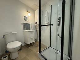 Stylish Stay in Central Le Mans