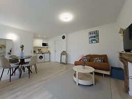 Stylish Stay in Central Le Mans
