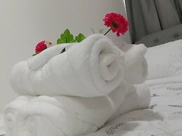 Luxurious Bayview 2BR Near MOA Picc CCP Free Wifi