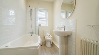 Crookes Gem with Garden & Alpacas Nearby