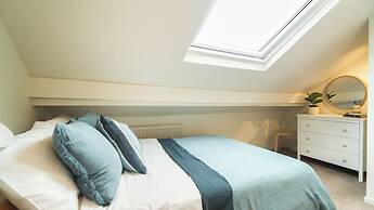 Crookes Gem with Garden & Alpacas Nearby