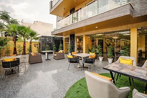 Lime Tree Hotel Medanta