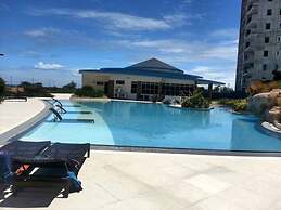 Spacious Studio Unit With Balcony and Seaview
