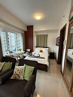 Spacious Studio Unit With Balcony and Seaview
