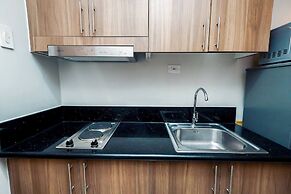 Sapphira Manor Luxurious Condo by the Bay