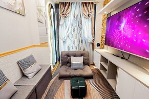 Sapphira Manor Luxurious Condo by the Bay