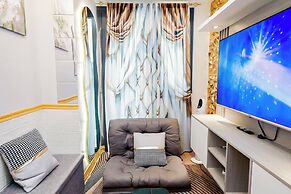 Sapphira Manor Luxurious Condo by the Bay