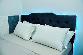Sapphira Manor Luxurious Condo by the Bay