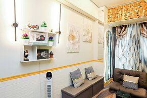 Sapphira Manor Luxurious Condo by the Bay