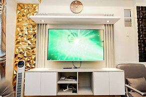 Sapphira Manor Luxurious Condo by the Bay