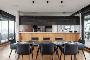 319-PH Luxury 3BR Duplex PH