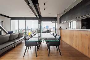319-PH Luxury 3BR Duplex PH