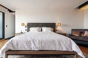 319-PH Luxury 3BR Duplex PH