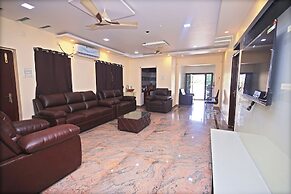 Jay and Jas Hotel
