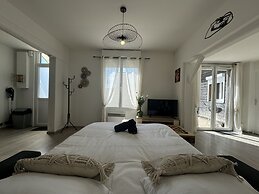 House in Le Mans With Private Courtyard