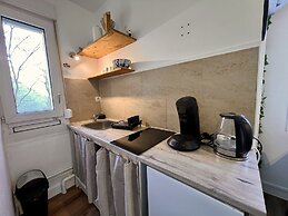 Quiet & Stylish Home With Garden