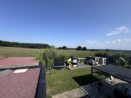Spacious Retreat for 12 With Spa Option