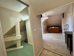 Spacious Group Stay Near Le Mans Circuit