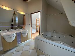 Relaxed Luxury in the Sarthe Countryside