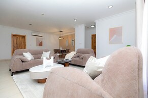 Polo Heights -Sky Suites