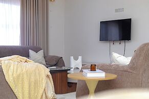 Polo Heights -Sky Suites