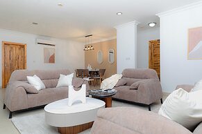 Polo Heights -Sky Suites