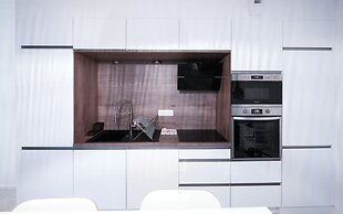 Urban Calm - Bright & Modern Stay