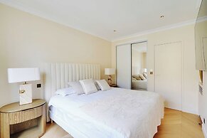 Luxurious Apartment - 2br- 6P Eiffel Tower View