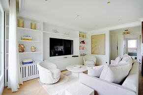 Luxurious Apartment - 2br- 6P Eiffel Tower View