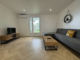 Peaceful Home With Terrace & Parking