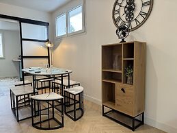 Peaceful Home With Terrace & Parking