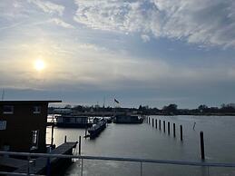 Hausboot in Barth am Barther Bodden