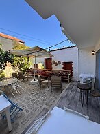 Paris Alacati Butik Otel