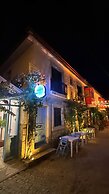 Paris Alacati Butik Otel