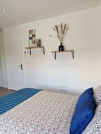 Chic & Central - Your Retreat in Le Mans