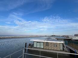 Hausboot in Barth am Barther Bodden