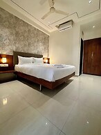 Hotel StayBird - Cove Kharadi