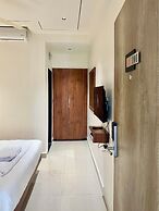 Hotel StayBird - Cove Kharadi