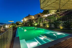 Tuscan Farmhouse With Infinity Pool Retreat