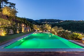 Tuscan Farmhouse With Infinity Pool Retreat